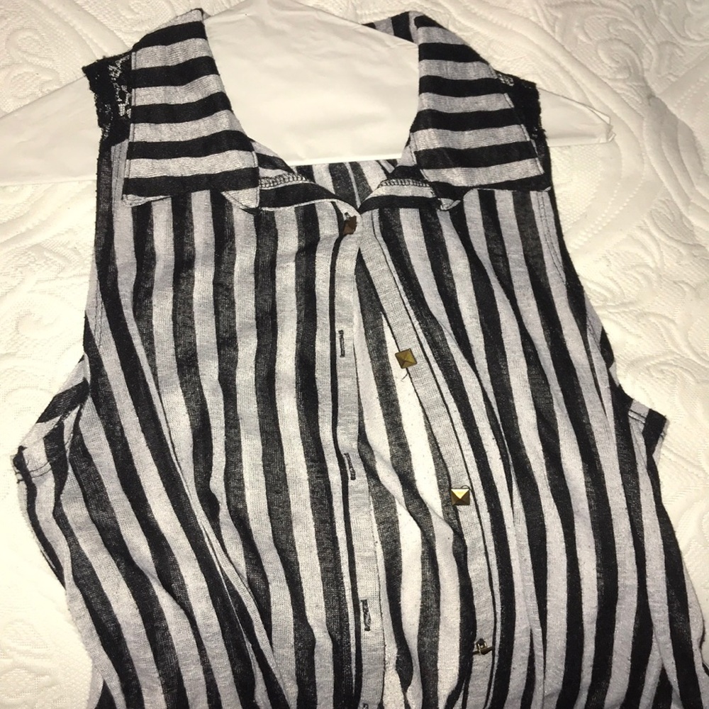 Tops - Picture 3 of 3